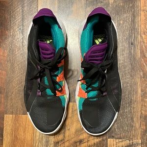 Size 8 Damian Lillard Basketball Shoes